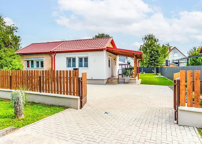 Mediana By Interhome Case de vacanță